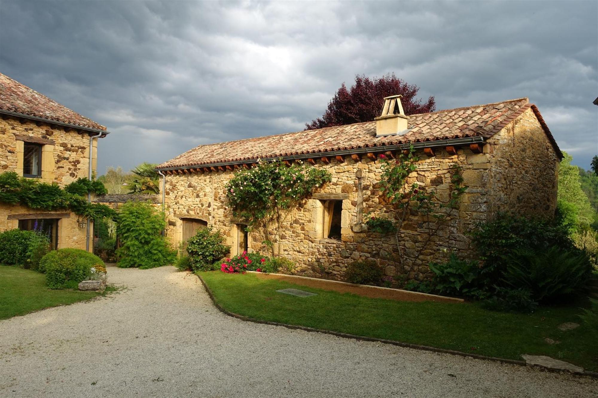 Domaine De Cournet Haut, A 17Th Century Property Set On A Calm, Idyllic Domain With Pool, Tennis, Bikes And More Les Vauries Екстериор снимка